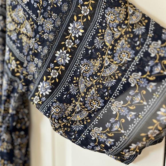 Express Blue Kimono with Flowing Sleeves and Tie Belt - Picture 11 of 11